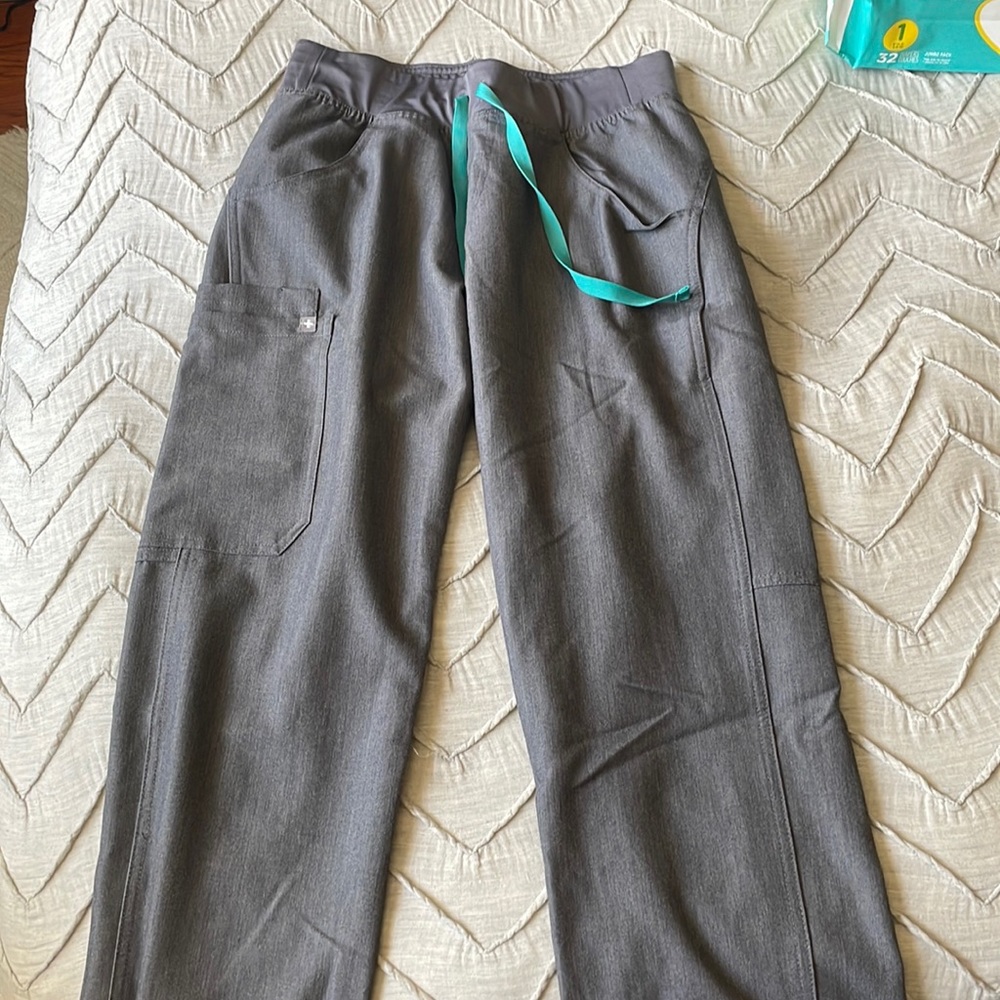 Figs Scrub Cargo Pants